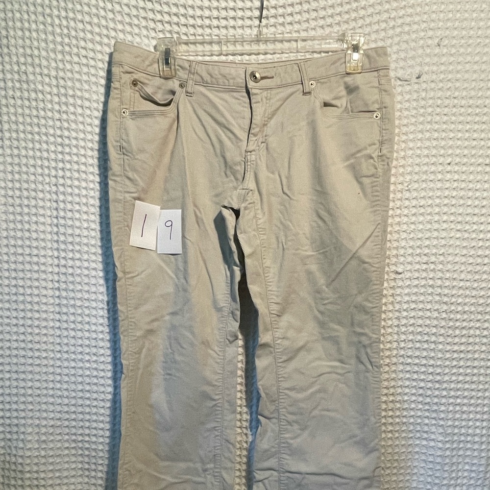 Juniors skinny cords, light tan.